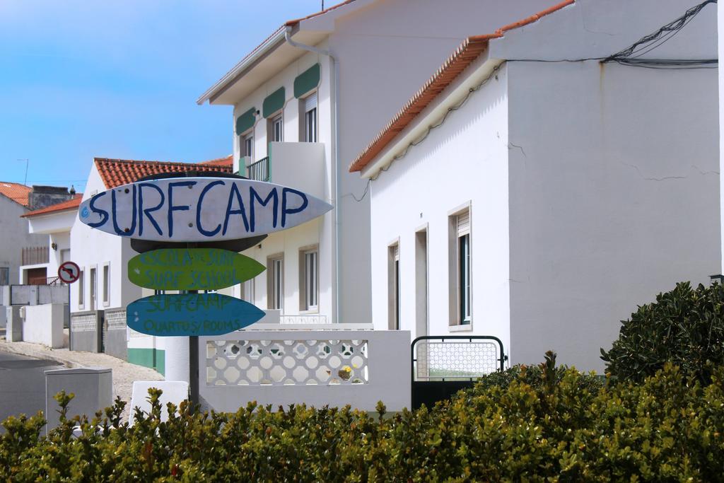Отель Foz Surfcamp Фош-ду-Арелью Экстерьер фото