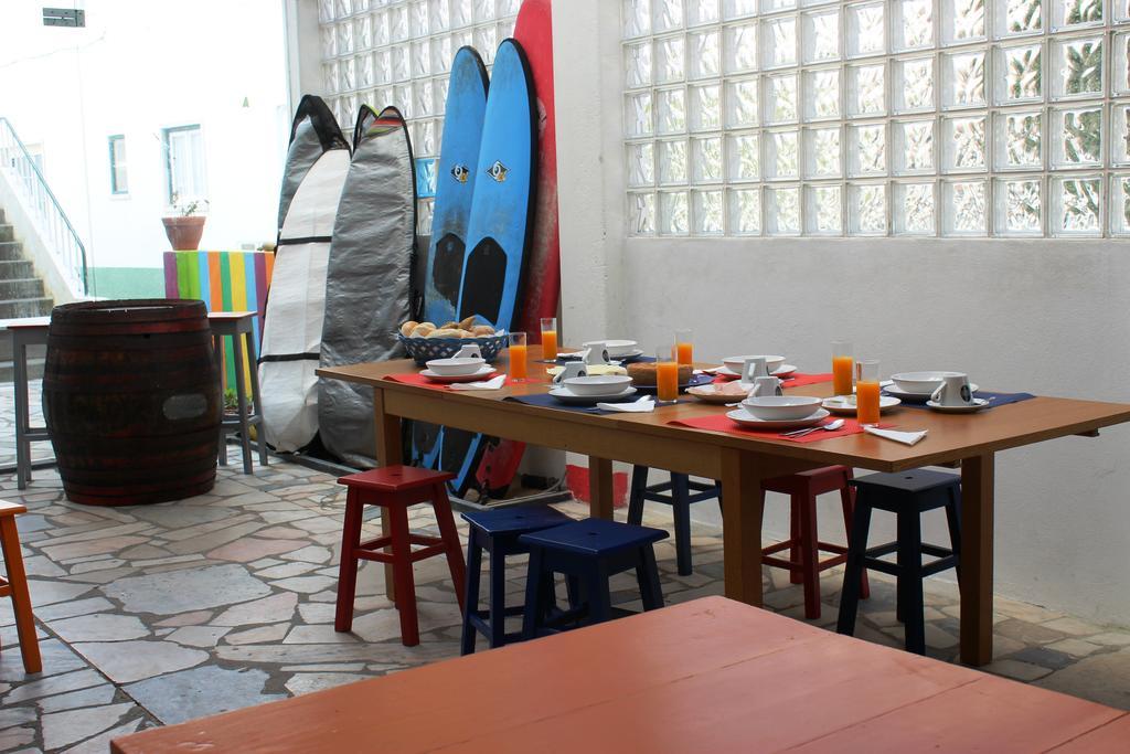 Отель Foz Surfcamp Фош-ду-Арелью Экстерьер фото