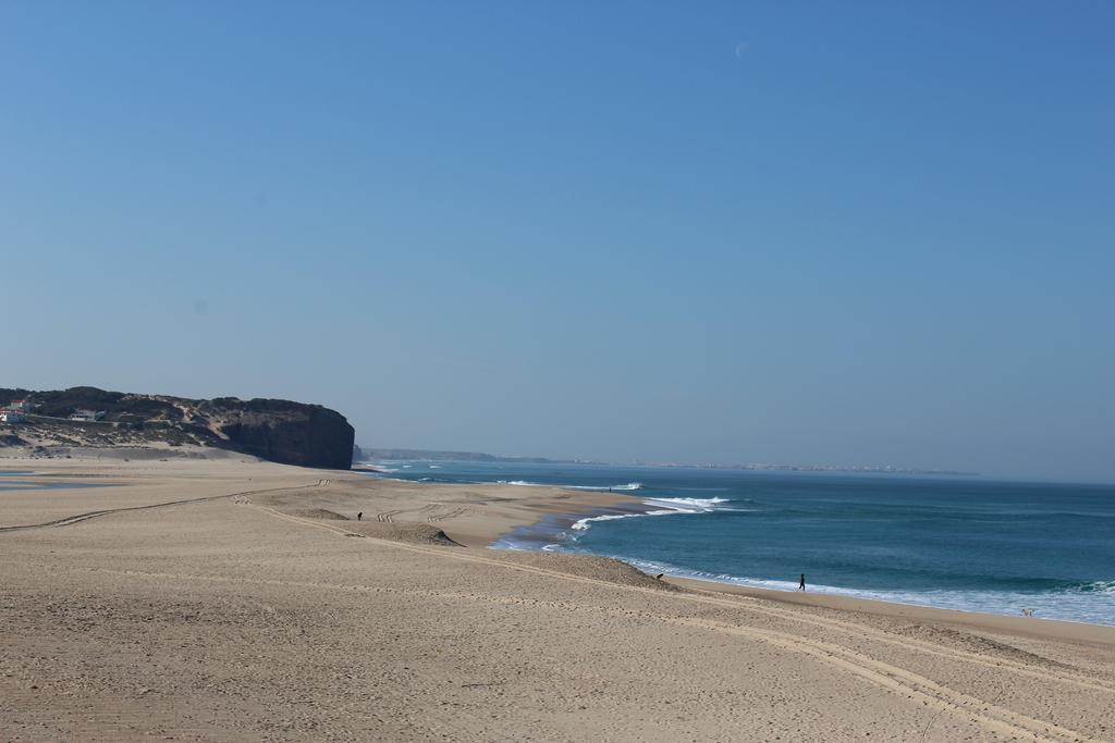 Отель Foz Surfcamp Фош-ду-Арелью Экстерьер фото